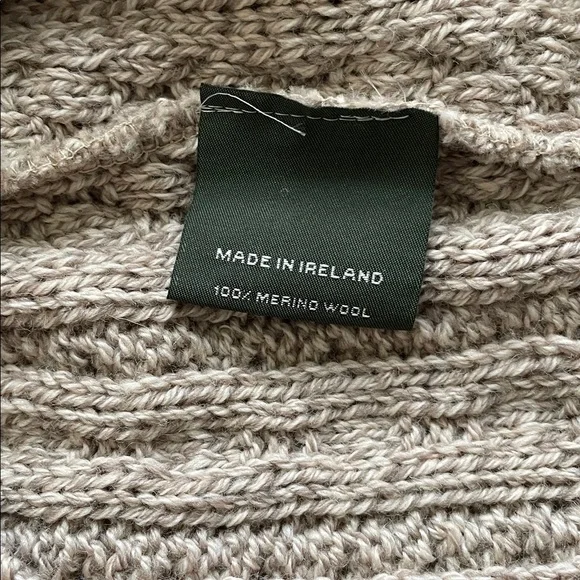 NWT Aran Cable Knit Sweater V-Neck Tan Women’s Size Medium (M) - Picture 12 of 16